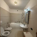 Modern Living In Complesso Residenziale Apartment